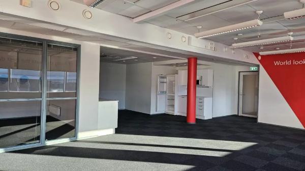 Lentäjäntie 1, Vantaa, 185 m² toimisto