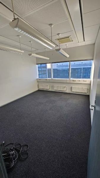 Lentäjäntie 1, Vantaa, 185 m² toimisto