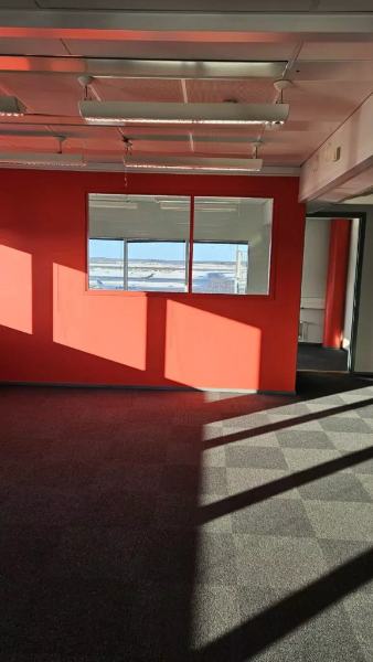 Lentäjäntie 1, Vantaa, 185 m² toimisto