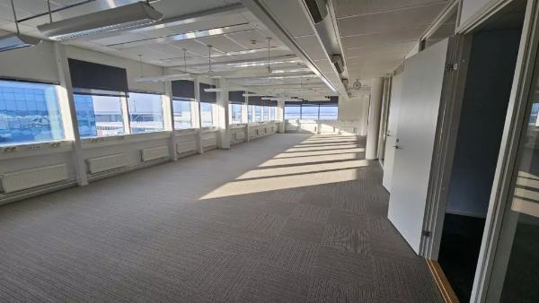 Lentäjäntie 1, Vantaa, 346 m² toimisto