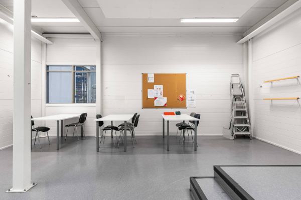 Makasiinikatu 3, Lahti, 3000 m&sup2; varasto