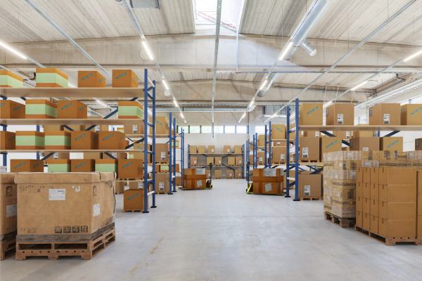 Linjatie 2, Vantaa, 2538 m&sup2; varasto