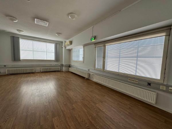 Muonamiehentie 12, Helsinki, 2100 m&sup2; autotalli/-halli, tuotanto, varasto