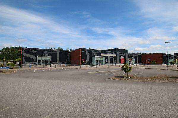 Valtatie 5, Salo, 1203 m&sup2; liiketila, n&auml;yttely, varasto