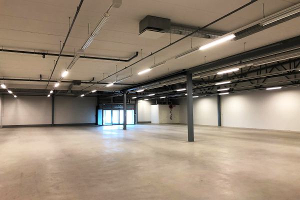 Valtatie 5, Salo, 1203 m&sup2; liiketila, n&auml;yttely, varasto