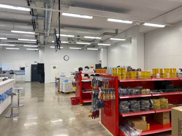 Uutistie 7, Vantaa, 1984 m² varasto, liiketila