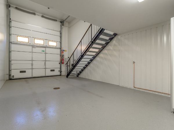 T&ouml;lkkim&auml;enkuja 3, H&auml;meenlinna, 51 m&sup2; varasto, ty&ouml;tila, autotalli/-halli