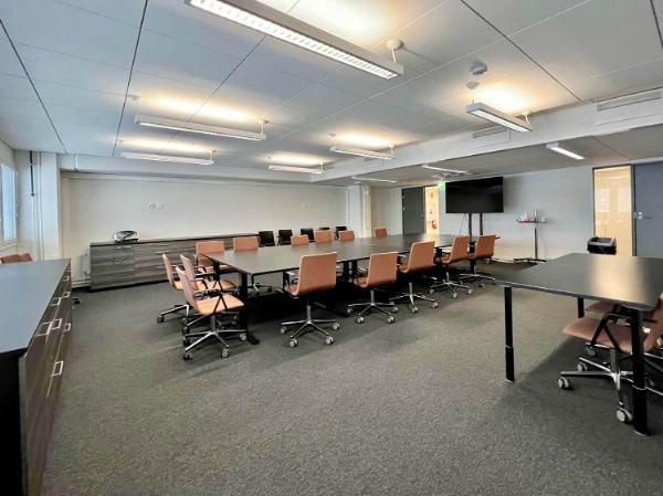 Valokaari 8, Helsinki, 1568 m&sup2; varasto, tuotanto