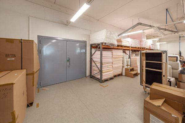 Koivuvaarankuja 2, Vantaa, 594 m&sup2; tuotanto, varasto, toimisto