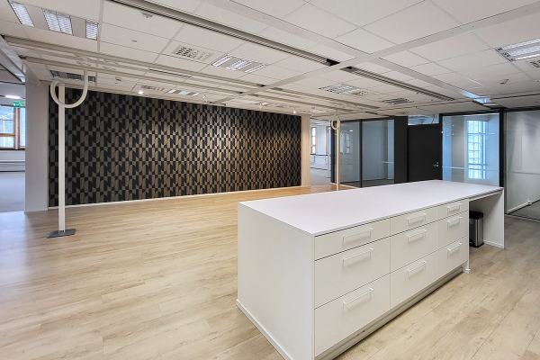 Tekniikantie 12, Espoo, 370 m&sup2; toimisto