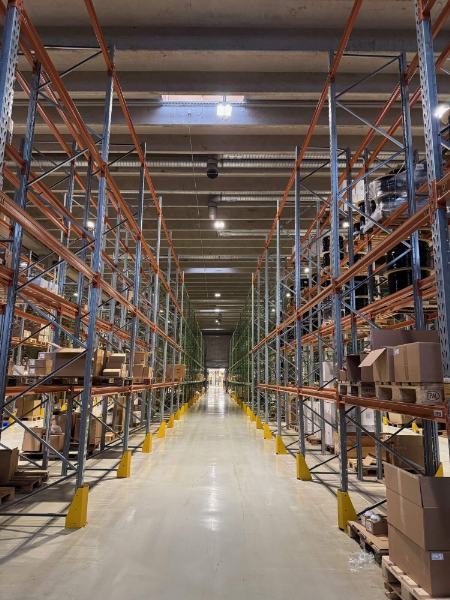 M&auml;nkimiehentie 4, Espoo, 8000 m&sup2; varasto, tuotanto, autotalli/-halli