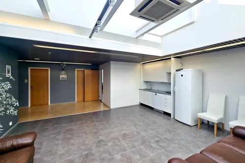 Valokaari 10, Helsinki, 78 m&sup2; toimisto